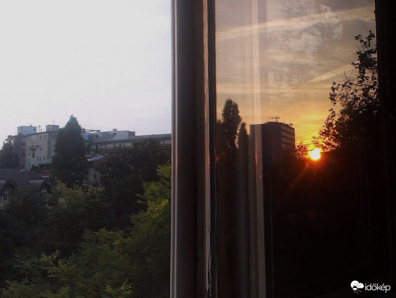 Napfelkelte tükörből..