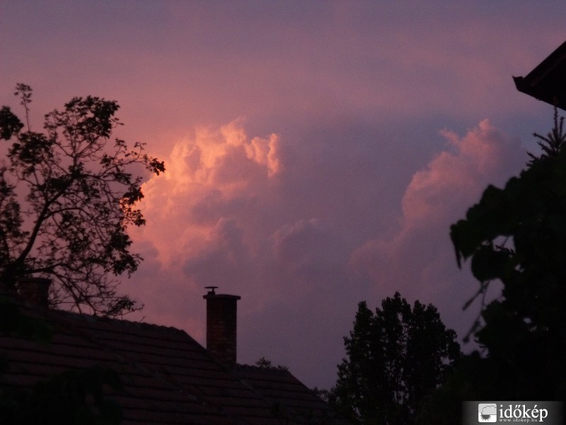 Felhők Kóka felett