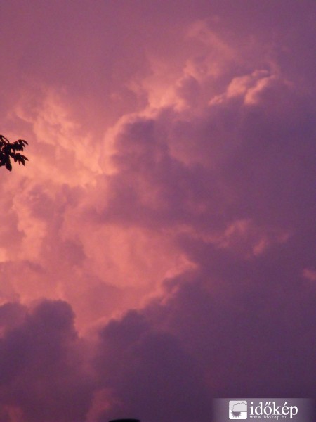 Felhők Kóka felett