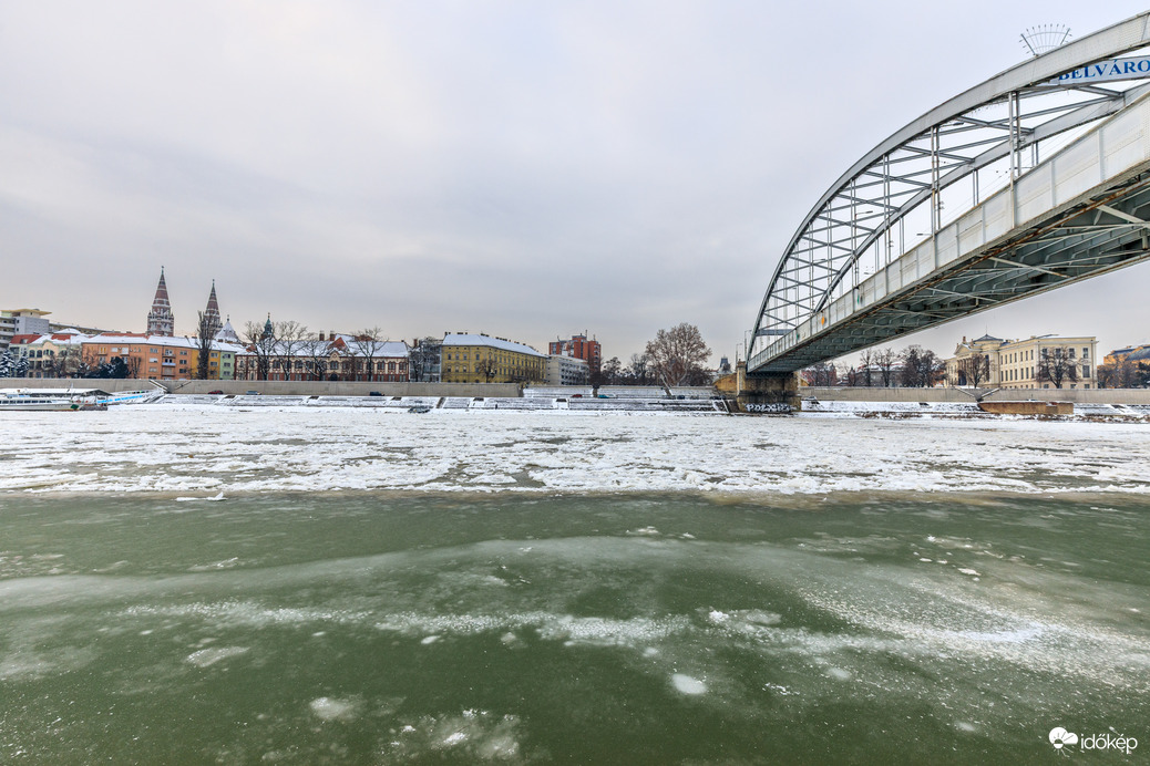 Beállt a Tisza Szegednél
