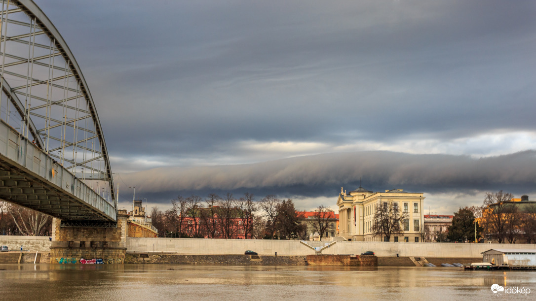 Görgőfelhő Szegeden