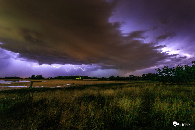 Éjszakai villámshow