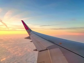 Pillanatok, ahogy a felhők felett ragyogott, majd lenyugodott a nap.