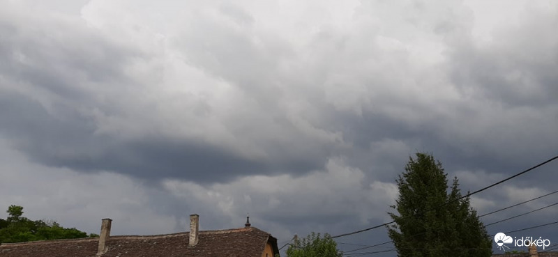 Hangos felhő :)