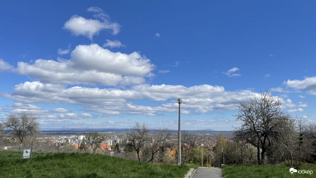 Miskolc , április elején tiszta időben