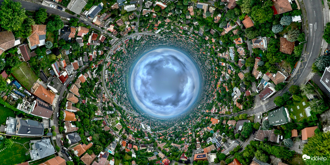 "Féreglyuk" - Budapest XVI. kerület