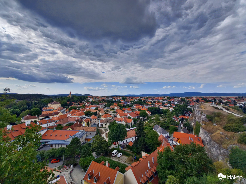 Veszprém, felhőpaplan alatt
