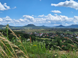 Szeles, változékony időben a Haláp-hegyen