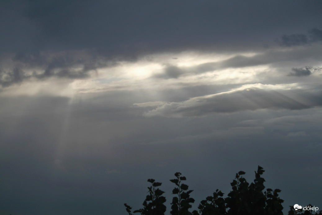 A remény sugarai - mai napkelte