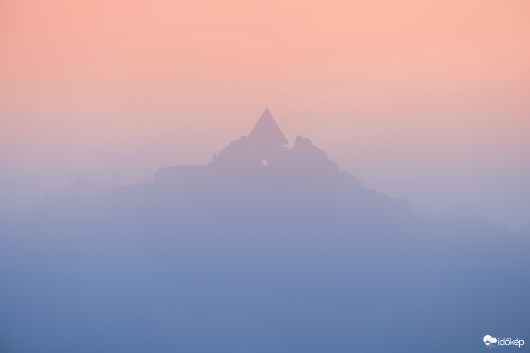 "Szellemvár" a színek határán...