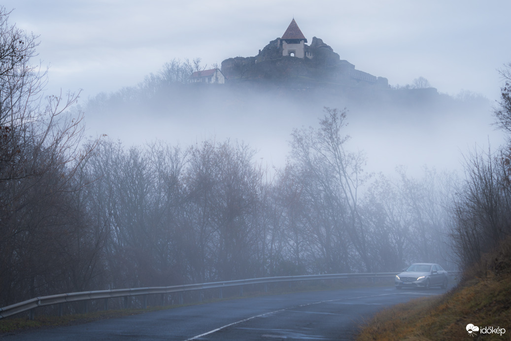 A Visegrádi Fellegvár előterében...