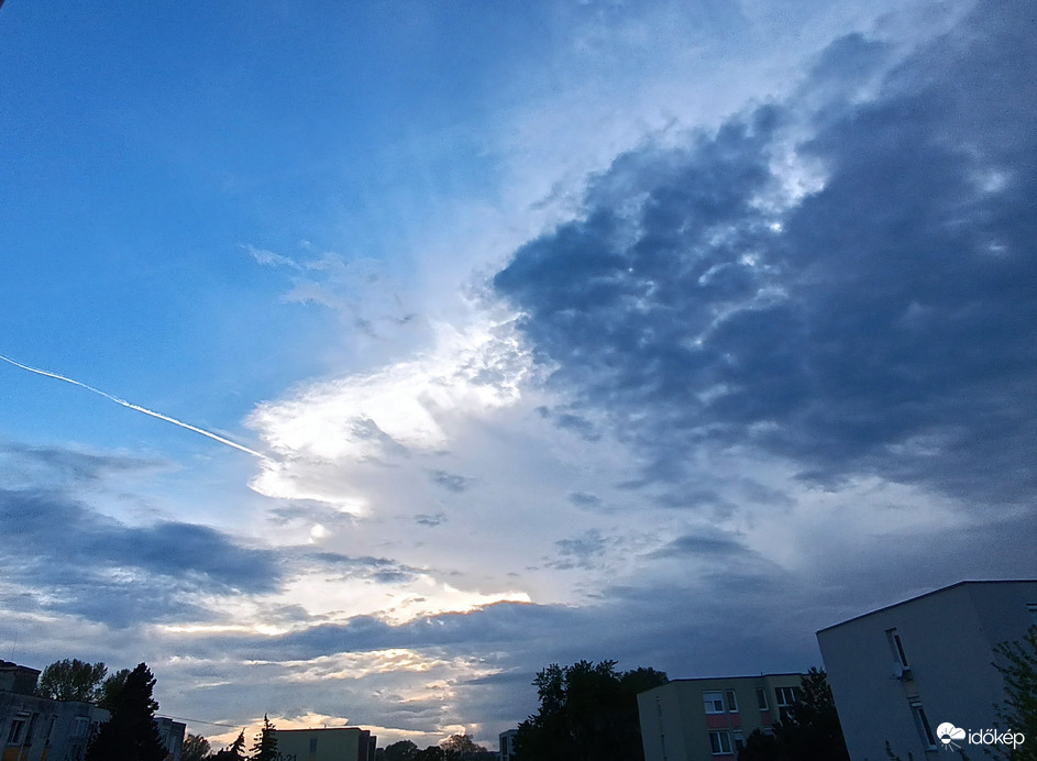 Kb.húsz perce,azóta borult lett