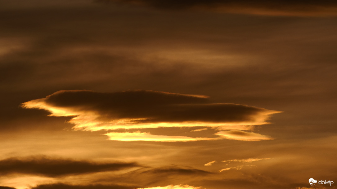 Altocumulus lenticularis
