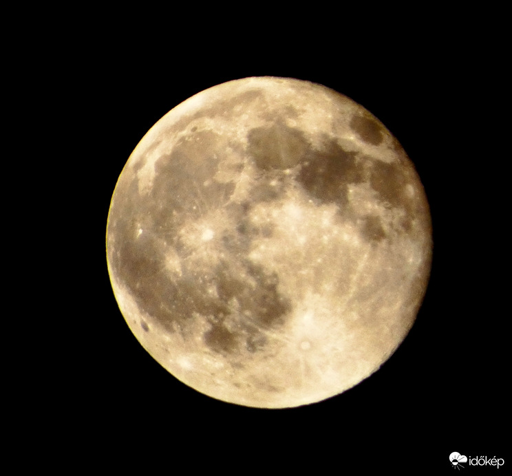 2025.10.07./23:16:14 Sopron