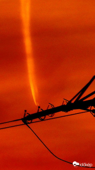 Repcsi íve a szigetelő felett