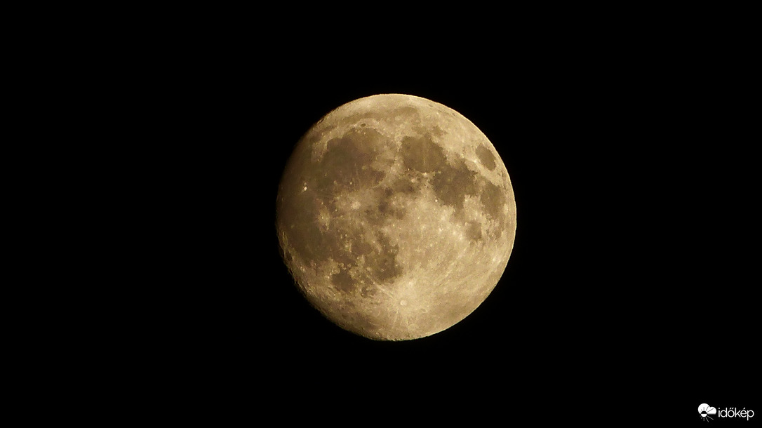 Még kicsit horpadtan