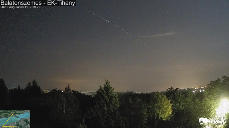Starlink? két percnyi idejű mozgása 10 db képből, utolsó egy halvány meteorit pont a közepébe