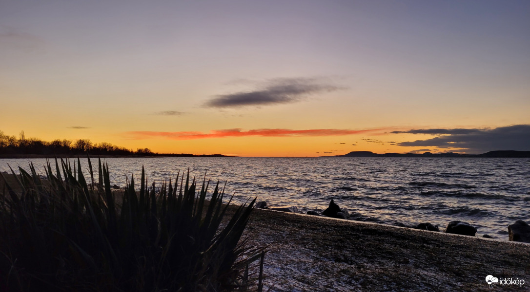 Kék és narancssárga...