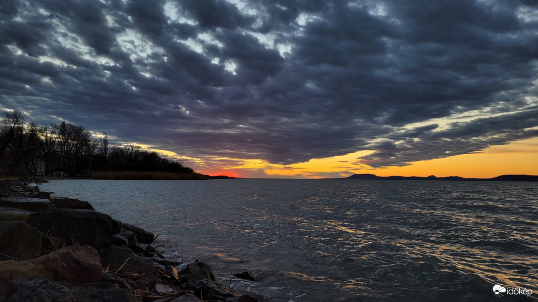 Mai naplemente Szemesen