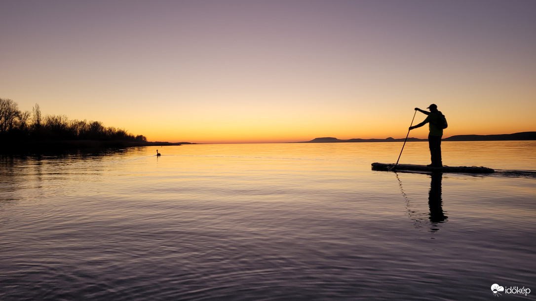 ...Hisz újra csak elmúlt egy balatoni tél...