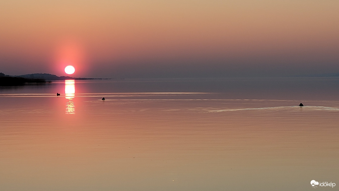 A távolságot, mint üveg golyót, megkapjátok Ti kacsák!