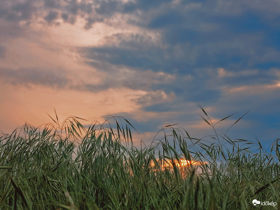 Ma is nyugovóra tért. 