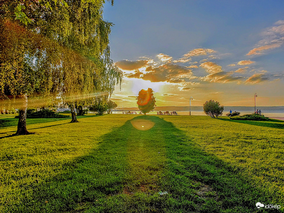 Május utolsó alkonya. 