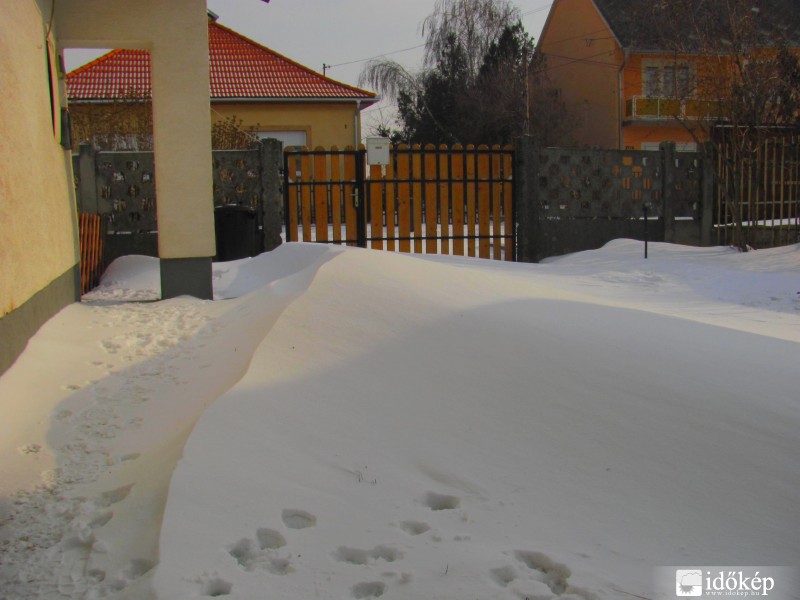 Ez a látvány fogadott mikor hazaértem... 2012.02.07.-én délután...
