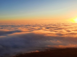 Ködpaplanos naplemente a Mecsekről 